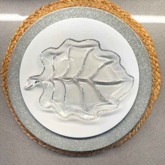 Clear Glass Leaf Dishes – Vintage Pressed Glass - Set of 4 - Picture 1 of 4